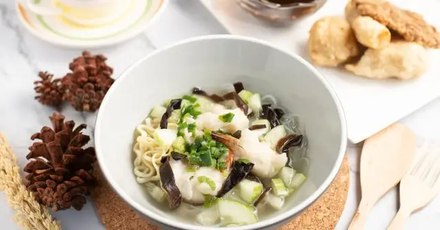Vietnamese-Inspired Tofu & Mushroom Noodle Broth with Crispy Shallots