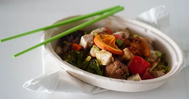 Spicy Peanut Tofu Stir-Fry with Broccoli and Peppers