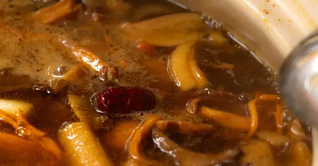 Korean Braised Mushroom & Soy Hotpot with Crispy Rice Crust