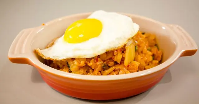 Korean Kimchi Fried Rice with Crispy Tofu