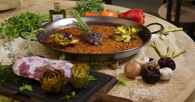Spanish Vegetarian Paella with Saffron and Green Beans