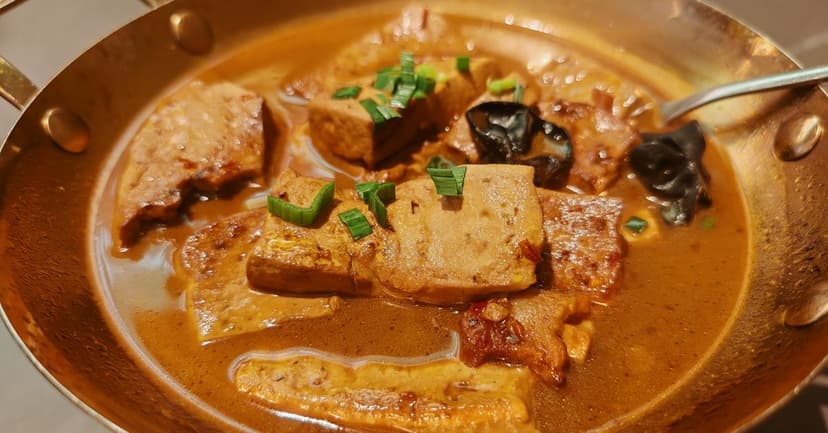 Thai Braised Mushrooms with Coconut, Lemongrass & Crispy Garlic
