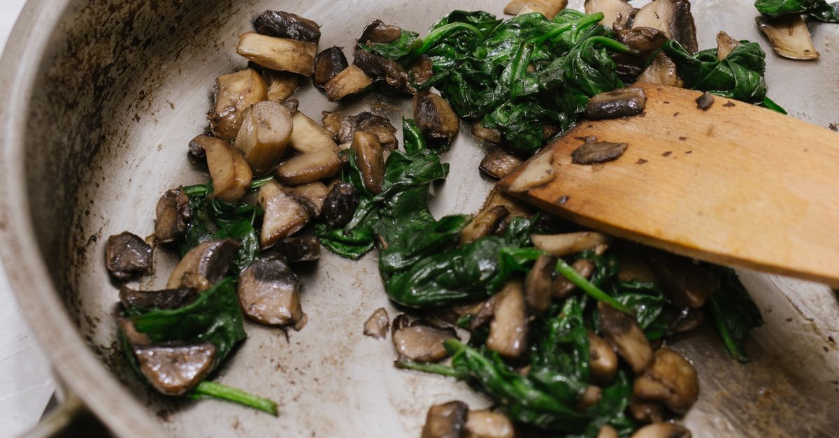 Creamy Mushroom & Spinach Orzo with Lemon Zest