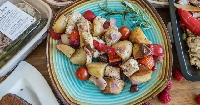 Mediterranean Roasted Vegetable and Halloumi Traybake