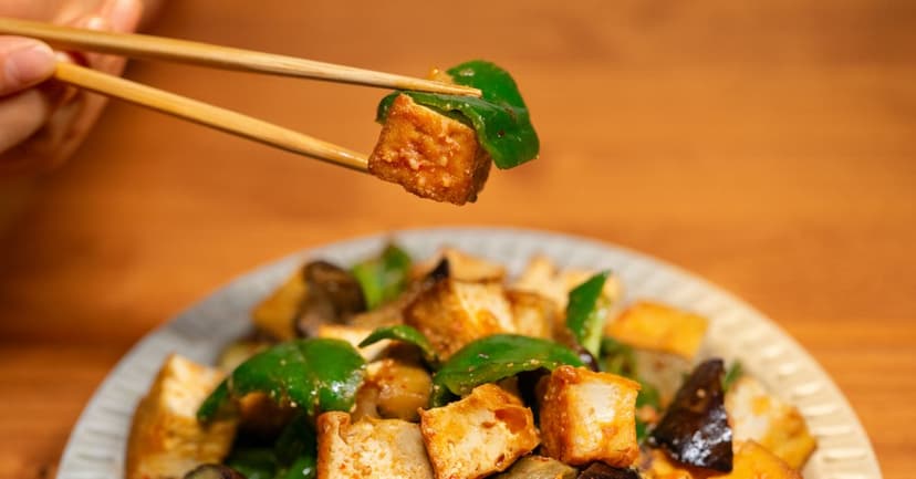 Spicy Peanut Tofu Stir-Fry with Broccoli and Red Pepper