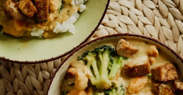 Crispy Tofu and Broccoli with Gochujang-Honey Glaze and Sesame Rice