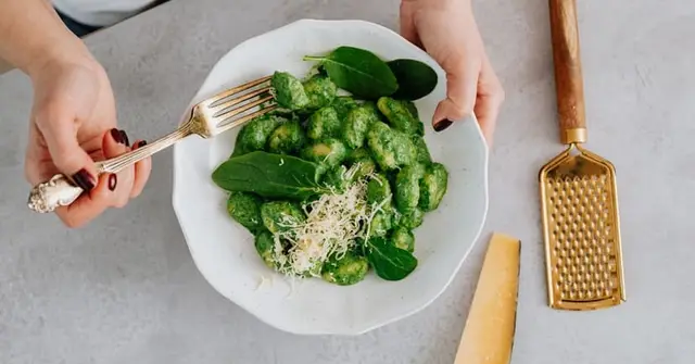 Creamy Lemon and Spinach Gnocchi with Cannellini Beans