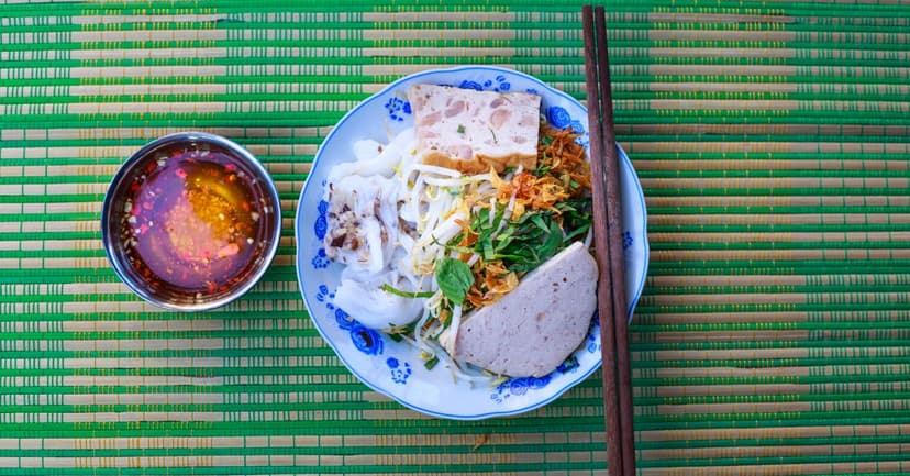 Vietnamese-Inspired Tofu and Herb Noodle Bowl (Bun Chay Style)