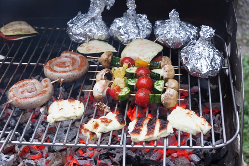 Mediterranean Halloumi and Vegetable Grill with Lemon-Herb Yoghurt