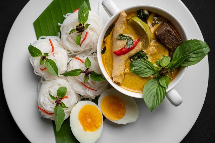 Thai Green Curry with Aubergine, Peppers and Tofu