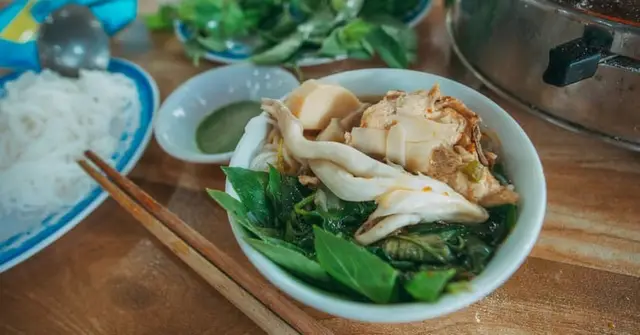 Vietnamese-Inspired Tofu and Herb Noodle Bowl (Bรบn Chay Style)