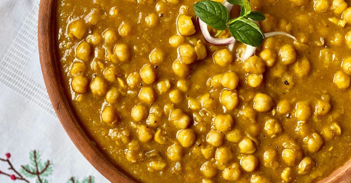 Thai Green Curry Chickpeas with Courgette and Jasmine Rice