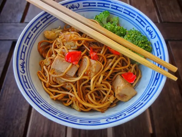 Asian-Inspired Tofu Stir-fry with Red Pepper, Broccoli & Mushrooms