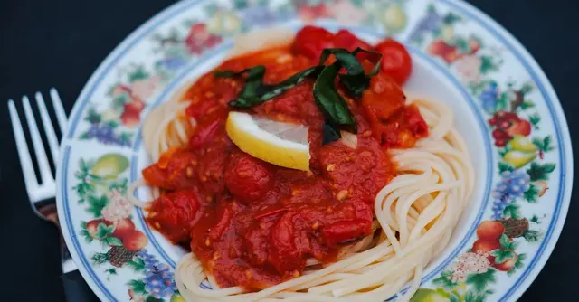 Lemon-Herb Tomato Spaghetti with Roasted Garlic Mushrooms