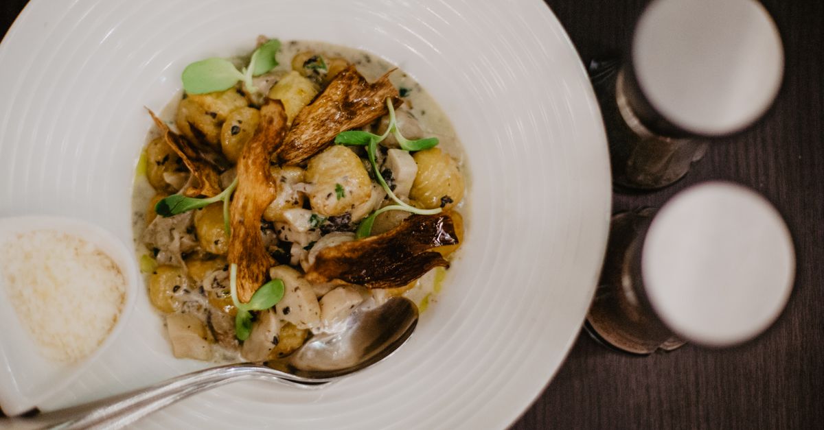 Crispy Gnocchi with Garlic Mushrooms, Spinach & Parmesan Cream